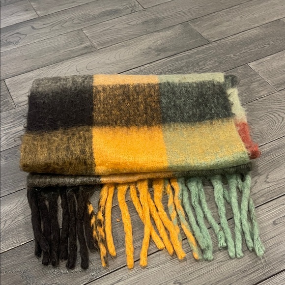 OAK + FORT Trendy Yellow and Green Scarf (Made in Korea) - Picture 3 of 5